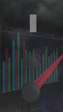 Gökyüzündeki kara bulutlara karşı hız göstergesi ve istatistiksel veri işleme animasyonu. Otomobil mühendisliği ve iş veri teknolojisi kavramı