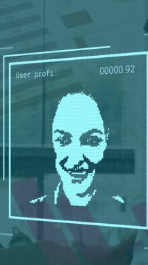 İnsanlarla veri işleme animasyonunun ofisteki işadamının üzerinde portreleri. Küresel teknoloji, bilgisayar ve dijital arayüz kavramı dijital olarak oluşturulmuş video.