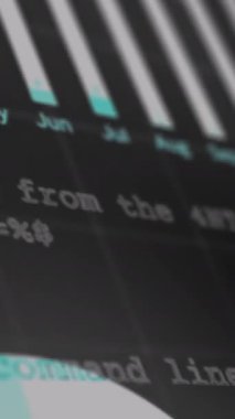 Siyah arkaplanda kullanıcı fotoğrafları ve grafiklerinin animasyonu. Veri işleme, bilgisayarlar, dijital ekran ve teknoloji konsepti dijital olarak oluşturulmuş video.