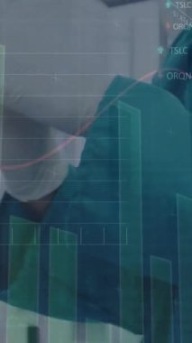 Erkek cerrahların el temizliği ile ilgili finansal verilerin animasyonu. Sağlık, ilaç, finans ve ekonomi konsepti dijital olarak oluşturulmuş video.