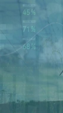 Yel değirmeni üzerinde veri işleme ve simgelerin canlandırılması. küresel bağlantı, dijital arayüz, ekoloji, enerji konsepti dijital olarak oluşturulmuş video.