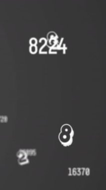 Gri arkaplanda yüzen sayılar ve sembollerin dijital animasyonu. okul ve eğitim kavramı