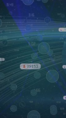 Yol trafiği ve şehir manzarası üzerinde sosyal medya simgeleri ve numaralarının animasyonu. Dijital arayüz teknolojisi ve ağ konsepti dijital olarak oluşturuldu.