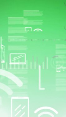 Yeşil arkaplan üzerinde veri işleme ve dijital simgelerin animasyonu. küresel bağlantı, veri işleme ve dijital arayüz konsepti dijital olarak oluşturulmuş video.