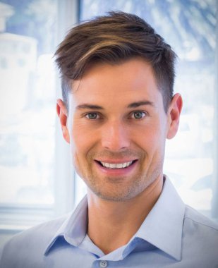 Sıradan iş adamı gülümsemesi, basit tasarım.