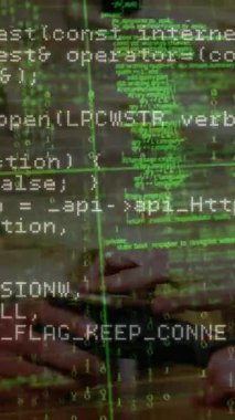 Akıllı telefondan ödeme yapan farklı insanlar üzerinde finansal veri işleme animasyonu. Dijital olarak oluşturulan küresel finansman, bilgisayar ve dijital arayüz kavramı.