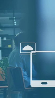 İş verileri modern ofiste çeşitli takımların tartışması üzerine animasyon çizelgeleri hazırlıyor. tartışma, toplantı, teknoloji, işbirliği, dijital, sunum