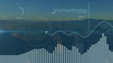 Bulutların üzerinde yükselen dağ sırtı yükselen yay yükselen sinüs dalgası verileri gösteriyor. Dağ, şafak, bilgi, görselleştirme, analitik, ui, manzara