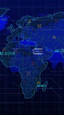Dünya haritasında kara zemin üzerinde veri işleme animasyonu. küresel finansmanlar, veri işleme ve dijital arayüz kavramı dijital olarak oluşturulmuş video.