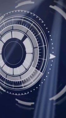 Oda çalışanı üzerinde hareket eden ekranların animasyonu. Küresel bilim, bağlantılar, veri işleme ve dijital arayüz kavramı dijital olarak oluşturulmuş video.