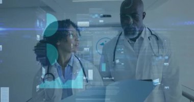 Kadın doktor el kol hareketi raporu ve erkek doktor tableti araklayıp hastaya teşhis koyuyor. Tıbbi, teknoloji, yenilik, sağlık, dijital, işbirliği, profesyonel