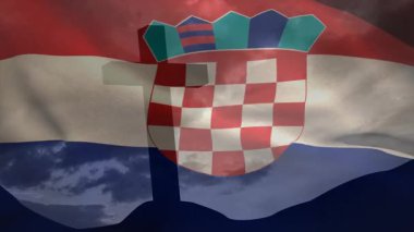 Rüzgarın hızlanması Hırvat bayrağının dalgalanmasına ve dalgalanan kareli armanın dalgalanmasına yol açtı. Vatanseverlik, milliyetçilik, açık hava, kumaş, hareket, türbülans, hareket