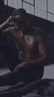 Beyaz parçacıklar, Afrika kökenli Amerikalılara karşı. Çalışmaya ara veriyorlar. spor ve spor konsepti