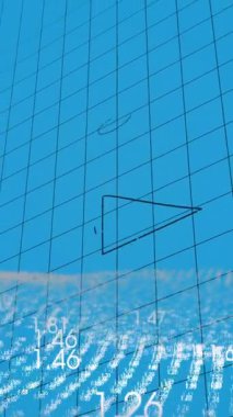 Simlerin animasyonu, matematik formülleri ve mavi arkaplandaki rakamlar. Matematik, geometri, eğitim, sayılar, dijital alan ve teknoloji konsepti dijital olarak oluşturulmuş video.