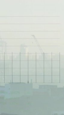 Pembe arka planda finansal veri işleme animasyonu. Küresel iş dijital arayüzü teknolojisi ve dijital olarak oluşturulan ağ konsepti.