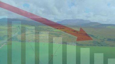 Tarım arazisi üzerinde şeffaf bar tablosu beliriyor. Kırmızı oklar çubukları süpürüp dibe vuruyor. Tarım, veri, analitik, manzara, izleme, görselleştirme, çevre