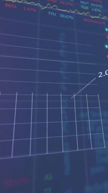 Mavi arkaplanda veri işleme animasyonu. küresel iş ve dijital arayüz kavramı dijital olarak oluşturulmuş video.