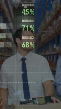 Depoda çalışanların finansal veri işleme animasyonları. küresel sevkiyat, dağıtım ve bağlantılar konsepti dijital olarak oluşturulmuş video.