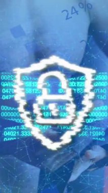 Kutu eğitimine hazırlanan adamın üzerindeki dijital asma kilit ve zincirin animasyonu. Spor, finans ve iş konsepti dijital olarak oluşturulmuş video