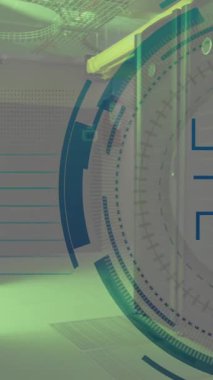 Sunucu odasının üzerindeki asma kilit simgesiyle tarama alanının animasyonu. Küresel teknoloji, bilgisayar, çevrimiçi güvenlik ve dijital arayüz kavramı dijital olarak oluşturulmuş video.