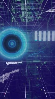 Bilgisayar sunucularıyla teknoloji odasının üzerindeki ekranlarda veri işleme animasyonu. dijital arayüz, bulut hesaplama konsepti ve teknoloji konsepti dijital olarak oluşturulmuş video.