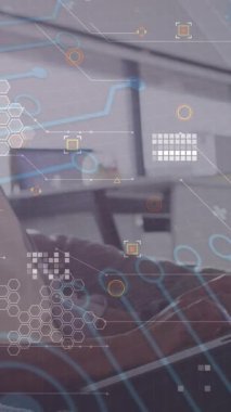 Teslimatçı ve minibüs üzerinden finansal veri işleme animasyonu. Küresel sevkiyat işi veri işleme ve teknoloji konsepti dijital olarak oluşturulmuş video.