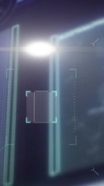 Arayüzdeki qr kodunun ve veri işlemesinin animasyonu. dijital arayüz, iletişim ve teknoloji konsepti dijital olarak oluşturulmuş video.