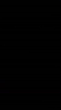 Siyah arka planda pembe kürenin üzerine düşen kalplerin animasyonu. çevre, sürdürülebilirlik, ekoloji, yenilenebilir enerji, küresel ısınma ve iklim değişikliği farkındalığı.