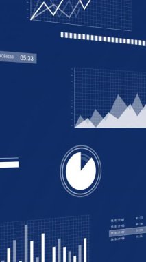 Tarayıcı ve çizelgelerin animasyonu. Koyu mavi arkaplanda veri işliyor. Ağ, veri, bağlantı, iş, dijital arayüz ve küresel iletişim, dijital olarak oluşturulmuş video.