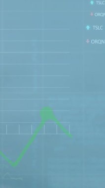 Rüzgar türbinleri üzerinde veri işleme animasyonu. Küresel ekoloji ve dijital arayüz kavramı dijital olarak oluşturulmuş video.