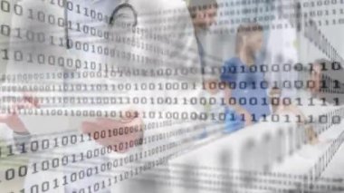 Çağrı düğmesine basılıyor, bakım ekibi tableti referans alıyor ve çift katmanlı izleme altında serum ayarlanıyor. Sağlık, sağlık, teknoloji, hastane, profesyonel, hasta bakımı, dijital