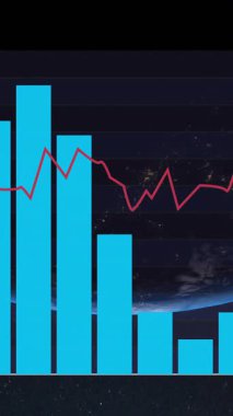 Veri işleme animasyonunun siyah arka planda dünya üzerinde gerçekleşmesi. küresel teknoloji, bilgisayar ve dijital arayüz kavramı dijital olarak oluşturulmuş video.
