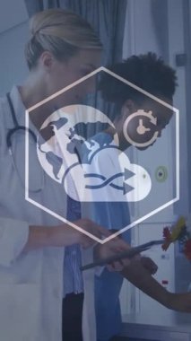 Hastane odasında hastayla tedavi hakkında konuşmak, tıbbi ikonları olan doktorlar animasyon. Sağlık, danışma, teknoloji, tanı, etkileşim, sağlık uzmanları