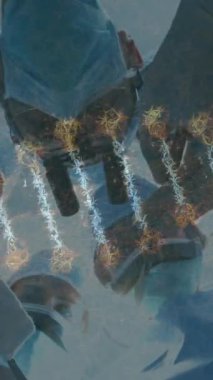 Yüz maskeli cerrahların üzerinde DNA iplikçikleri var. küresel tıp, teknoloji, veri işleme ve dijital arayüz kavramı dijital olarak oluşturulmuş video.