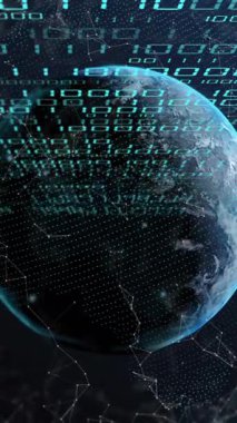 Karanlık arka plan üzerinde ikili kodlama ve veri işleme ile dünyanın animasyonu. Dijital olarak oluşturulmuş küresel yapay zeka, bağlantılar, hesaplama ve veri işleme kavramı.