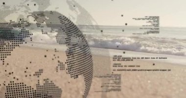 Başlangıçta kumsalda beliren noktalı dünya dönen kod parçacıkları küresel akışı canlandırıyor. Teknoloji, bağlantı, yenilik, gelecek, veri, dijital, çevre