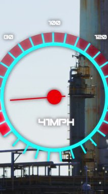 Rafineri üzerinde hız göstergesi animasyonu. Küresel iş, finans, veri işleme ve dijital arayüz kavramı dijital olarak oluşturulmuş video.