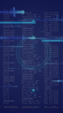 Mavi arkaplandaki veri işleme üzerinde neon yuvarlak tarayıcı ve ışık izlerinin animasyonu. Bilgisayar arayüzü ve iş teknolojisi kavramı