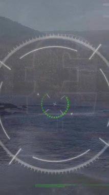 Pound sembolü ve manzarası üzerinde tarama yapan bir teleskop animasyonu. Küresel teknoloji ve dijital arayüz konsepti dijital olarak oluşturulmuş video.