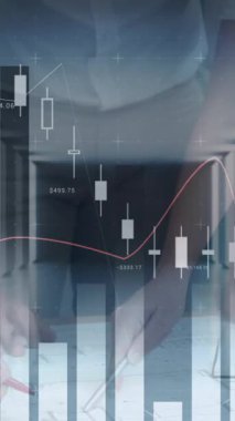 Ofiste çalışan meslektaşların orta bölümündeki istatistiksel veri işleme animasyonu. Küresel ağ ve iş teknolojisi kavramı