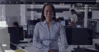 Kadın finans uzmanı kalp atışı ve yükselen grafikler sırasında ofis değişiminde ve kendine güveni yayıyor. Finans, profesyonellik, modern, kurumsal, veri, grafik, iş kadını