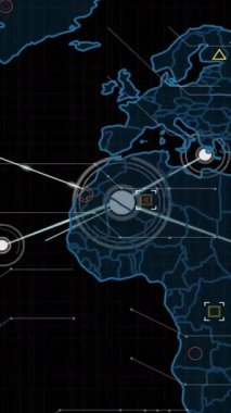 Veri işleme ve dünya haritası üzerindeki bağlantı ağlarının animasyonu. Küresel finans, iş, bağlantılar, hesaplama ve veri işleme kavramı dijital olarak oluşturulmuş video.