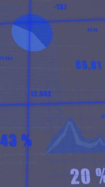 Gri arka planda finansal veri işleme animasyonu. Küresel finans, iş, bağlantılar, hesaplama ve veri işleme kavramı dijital olarak oluşturulmuş video.
