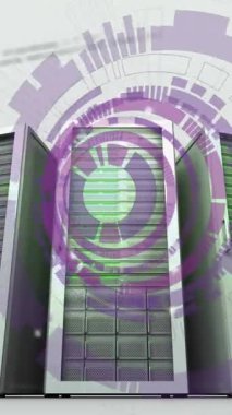 Sunucu odasında veri işleme animasyonu. küresel teknoloji, bilgisayar ve dijital arayüz kavramı dijital olarak oluşturulmuş video.