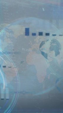 Dünya üzerinde veri işleme animasyonu. küresel iş, spor ve dijital arayüz kavramı dijital olarak oluşturulmuş video.