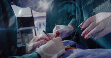 Cerrahlar neşterle ensizyon yapıyor, tıbbi gelişmeleri gösteren animasyon zaman çizelgesini açıyorlar. Tıbbi, teknoloji, yenilik, sağlık, kesinlik, eğitim, dijital