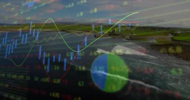 Yük üzerinde solgunlaşan çizelgeler kayan halkalar, trendleri görselleştirmek için insansız hava aracının kıyı şeridi olarak titreşiyor. Deniz manzarası, veri görselleştirme, analitik, açık hava, doğal, dinamik, teknoloji