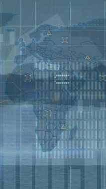 Grafik animasyonu ve gri arkaplanda dünya haritası. Küresel finans, ekonomi ve teknoloji kavramı dijital olarak üretilen video.