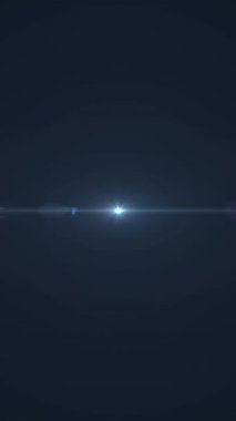 Siyah arkaplanda beyaz ışık ve mercek parlaması canlandırması. elektrik, ışık teknolojisi, iletişim ve bilim araştırma konsepti dijital olarak oluşturulmuş video.