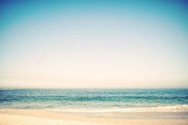 Gökyüzüne Karşı Sahilin Manzarası